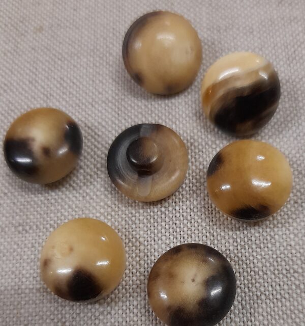 19/0614 Bottoni vero corno art. ZAMBESI bombè lin. 24, genuine horn buttons